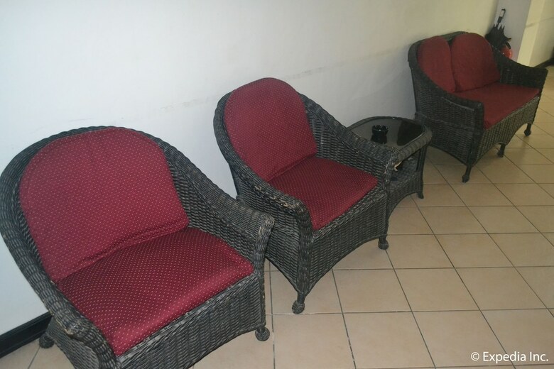 Hotel Apartelle Royal