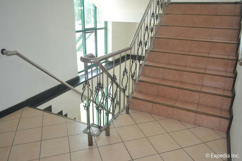 Hotel Apartelle Royal