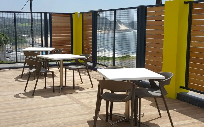Hotel The Paralian