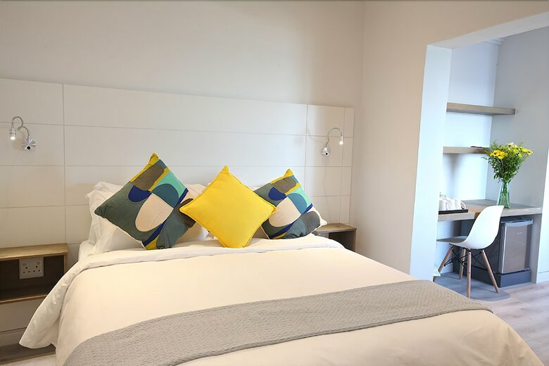 Hotel The Paralian