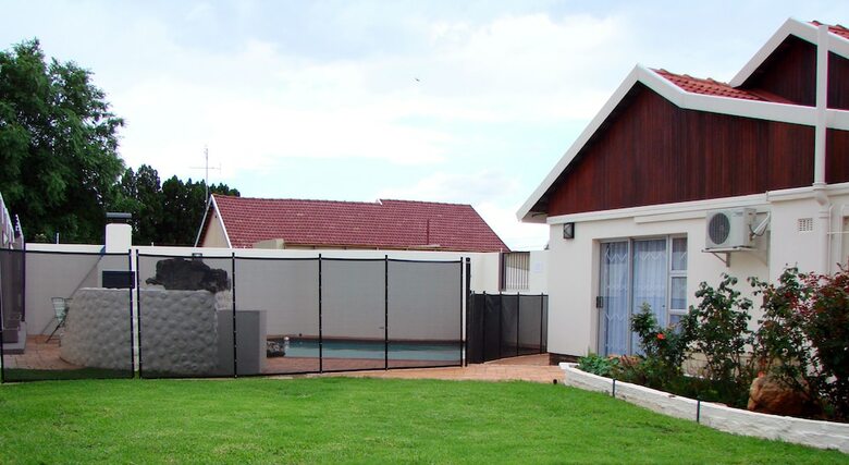 Hotel 17 On 13th Guest House