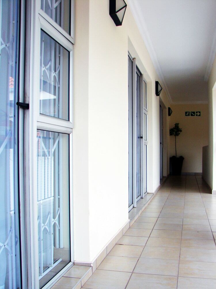 Hotel 17 On 13th Guest House