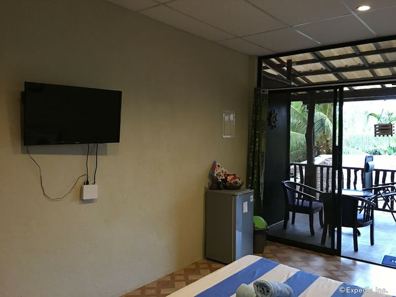 Hotel Captain's Lodge And Bar