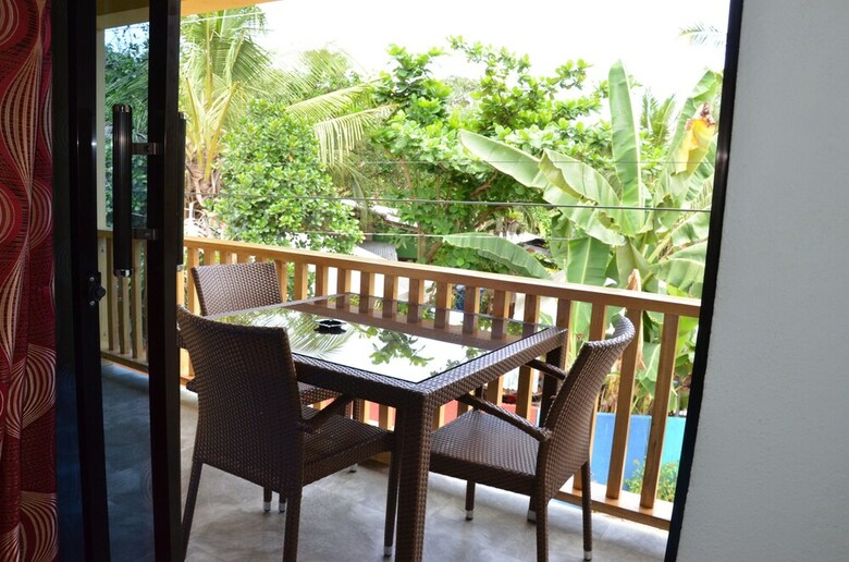 Hotel Captain's Lodge And Bar