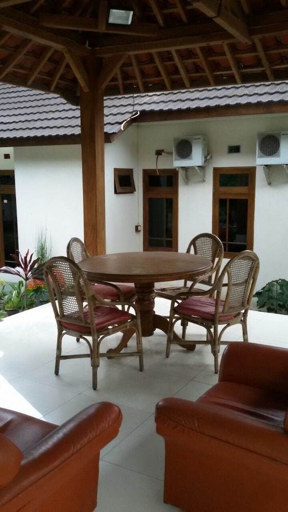 Hotel Shangrila Villa