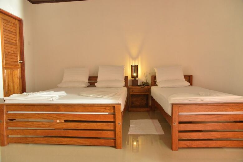 Hotel Rajarata Lodge