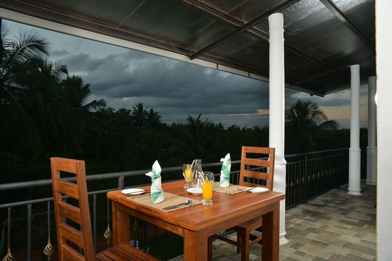 Hotel Rajarata Lodge