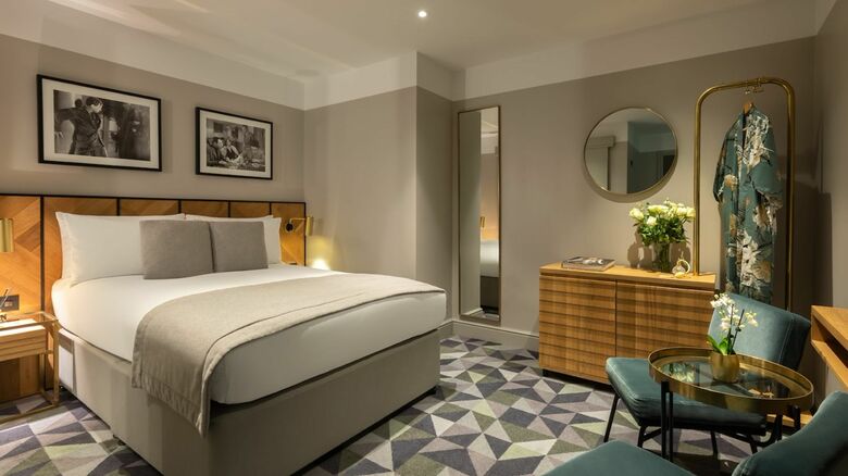 Victory House London Hotel