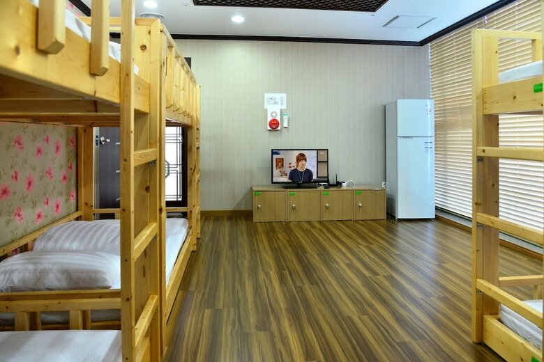Hostal Seom Guesthouse - Hostel