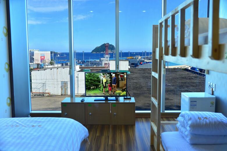 Hostal Seom Guesthouse - Hostel