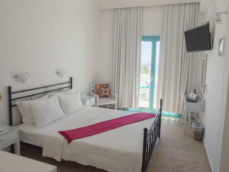 Amaryllis Beach Hotel