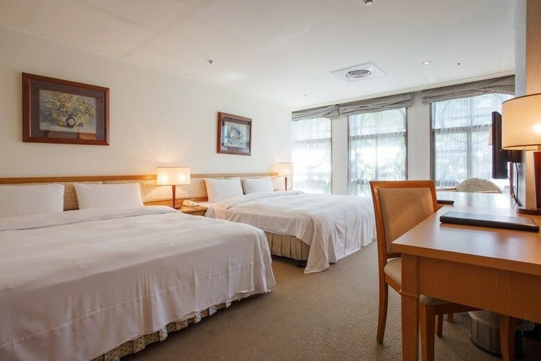 The Koos Hotel