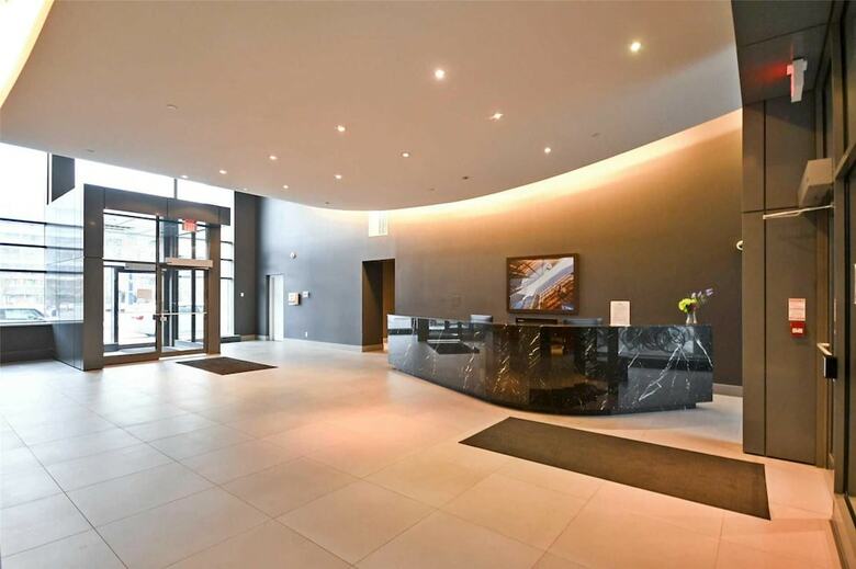 Platinum Suites - Fabulous Cn Tower View. 2bed 2bath + Free Parking