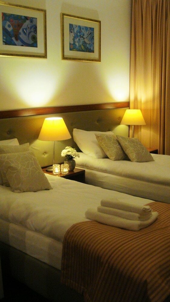 4 ?ywio?y Falenty Hotel & Conference Center