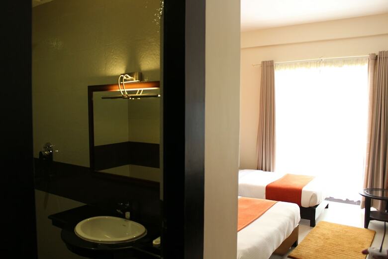 Hotel Tuki Resort