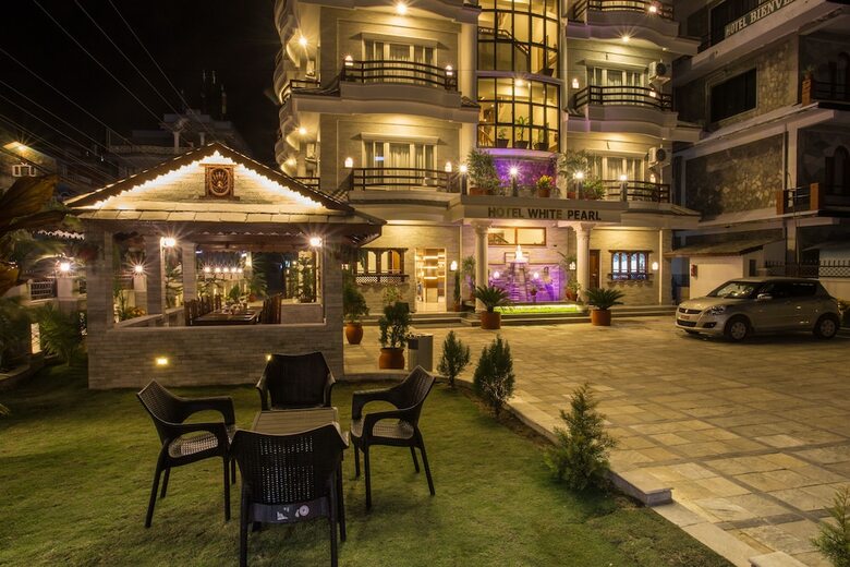 Hotel White Pearl