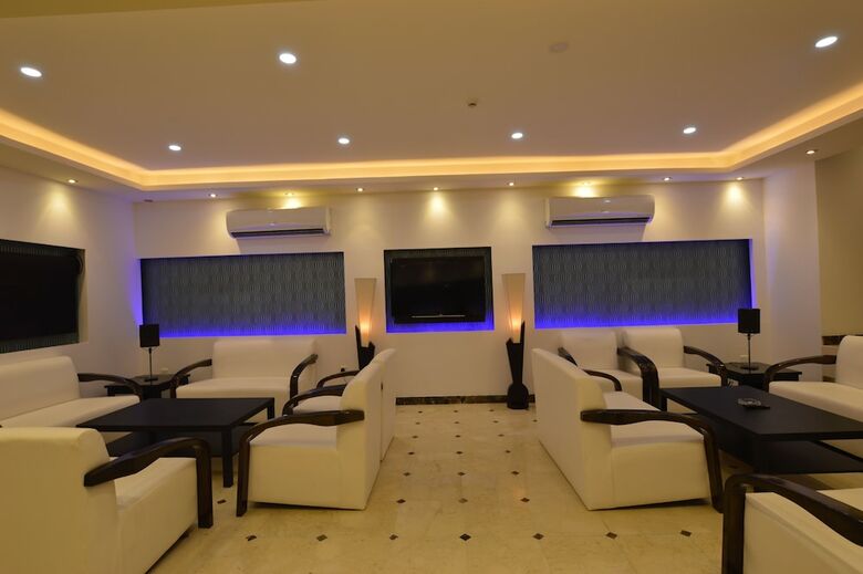 Hotel La Fontaine Al Safwa Suites