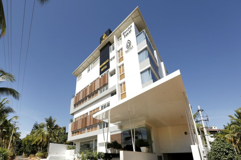 Hotel Shivas Gateway Airport Road
