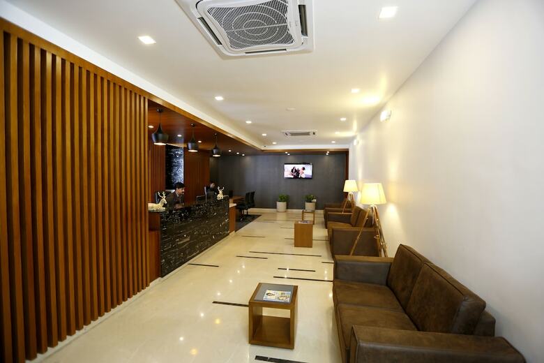 Hotel Shivas Gateway Airport Road