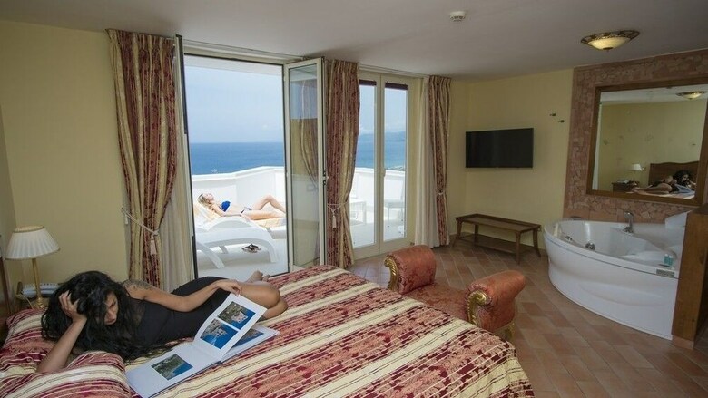 Baia Hotel