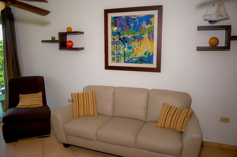 Front Beach Luxury Apartment