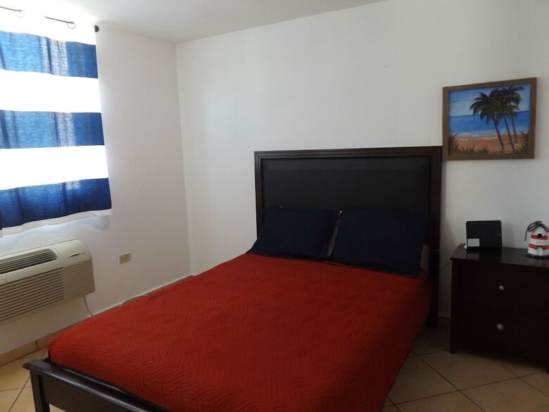 Front Beach Luxury Apartment