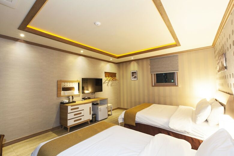 Sahara Hotel