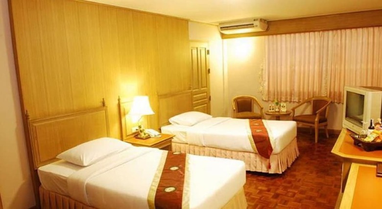 Hotel Silom Village Inn