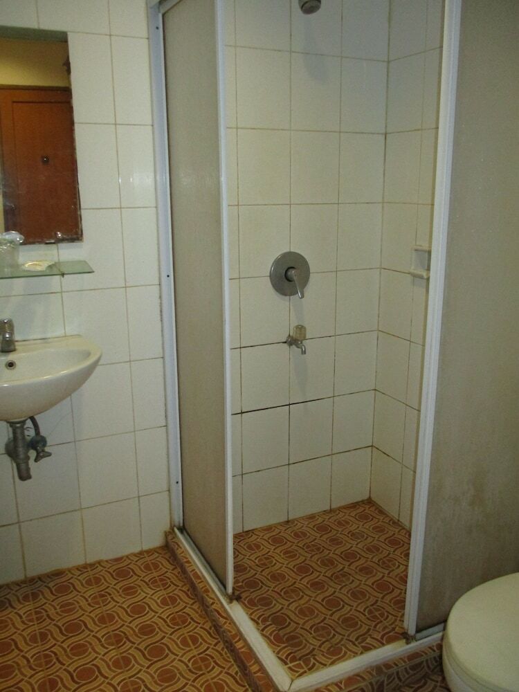 Hotel Caravan
