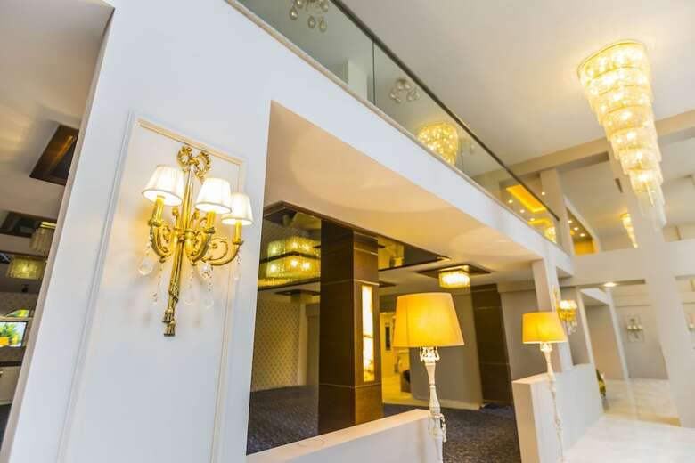 Real King Residence Hotel