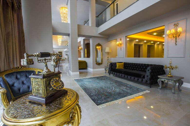 Real King Residence Hotel