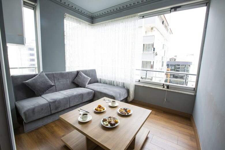 Real King Residence Hotel