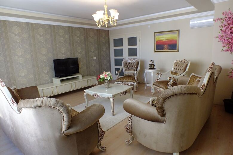 Real King Residence Hotel