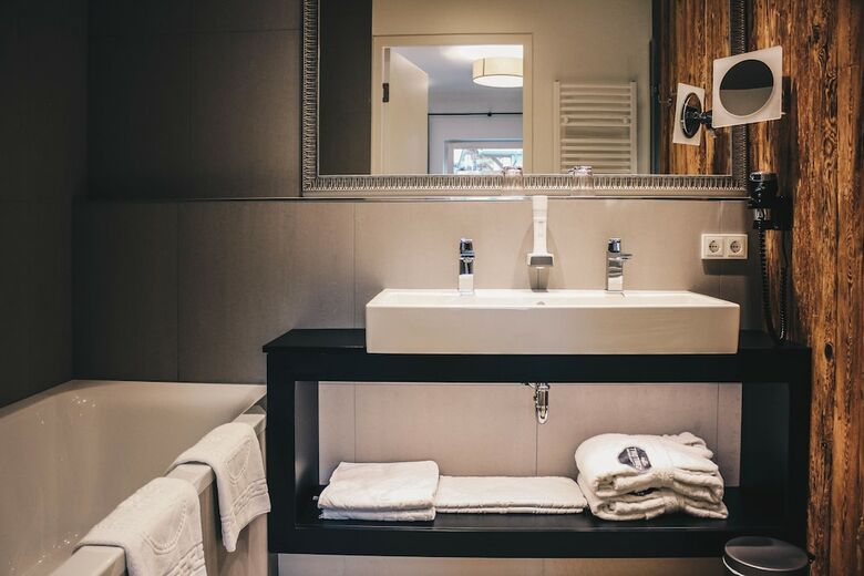 Two Timez Boutique Hotel