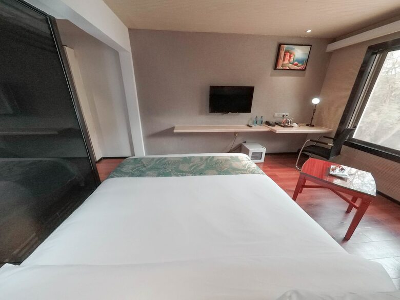 Swiss Lenana Mount Hotel