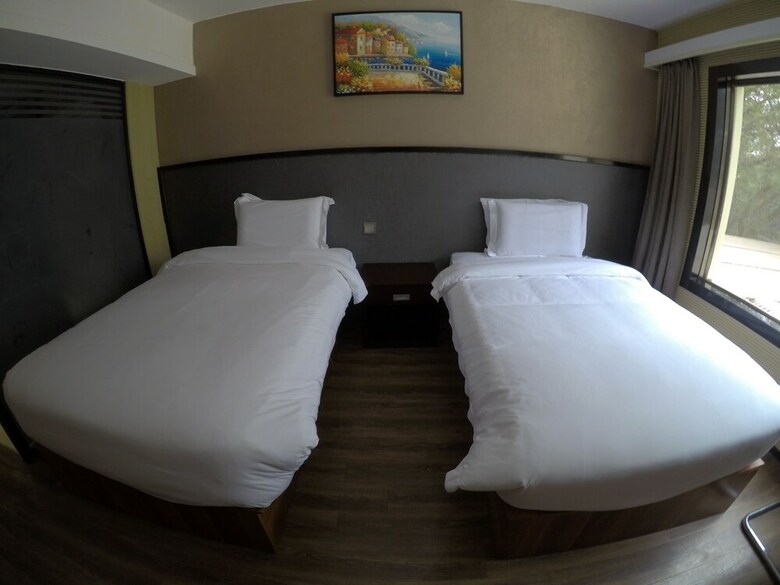 Swiss Lenana Mount Hotel