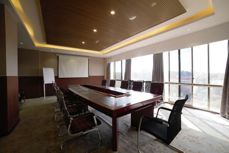 Swiss Lenana Mount Hotel