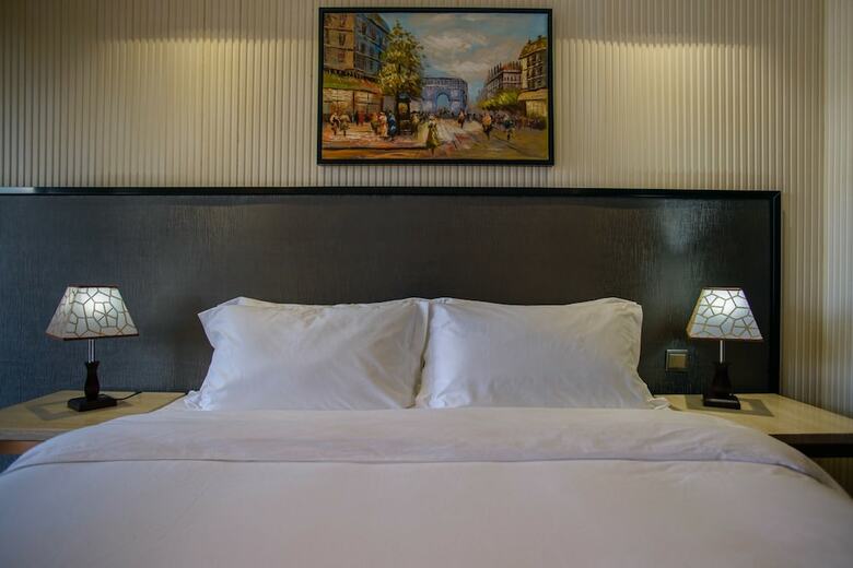 Swiss Lenana Mount Hotel
