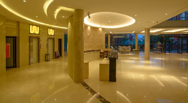 Swiss Lenana Mount Hotel