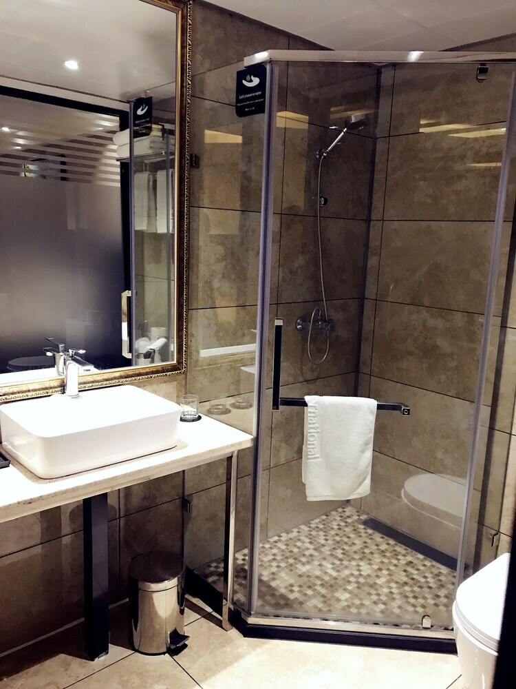 Swiss Lenana Mount Hotel