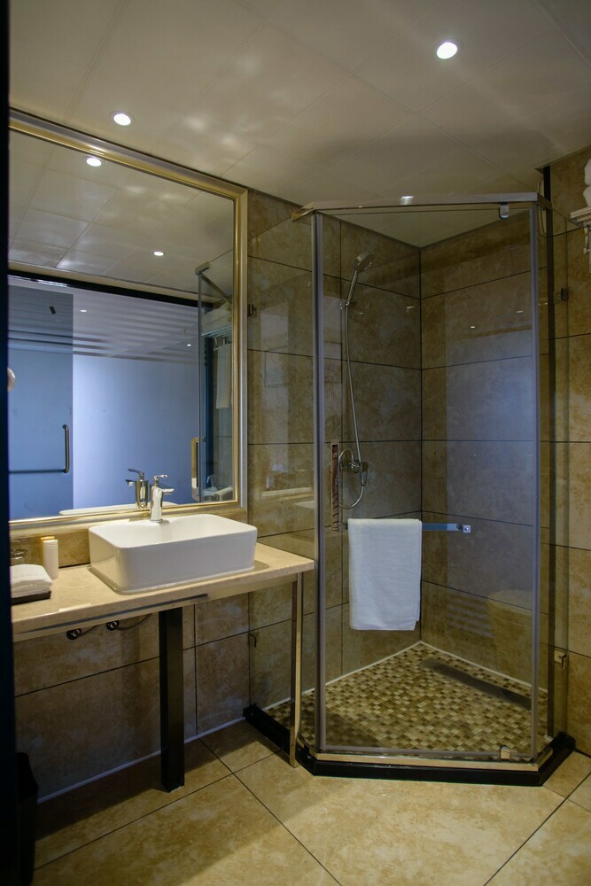 Swiss Lenana Mount Hotel