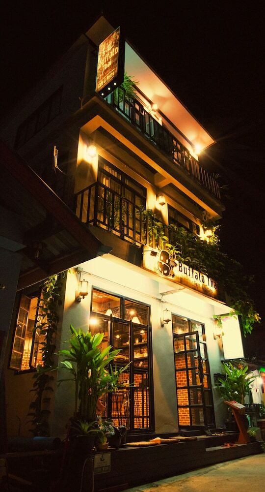 Hotel Buffalo Thai Cafe & Bistro