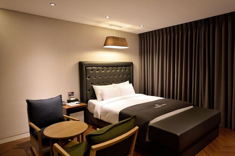 Golden Business Hotel