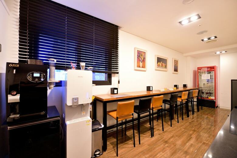 Golden Business Hotel