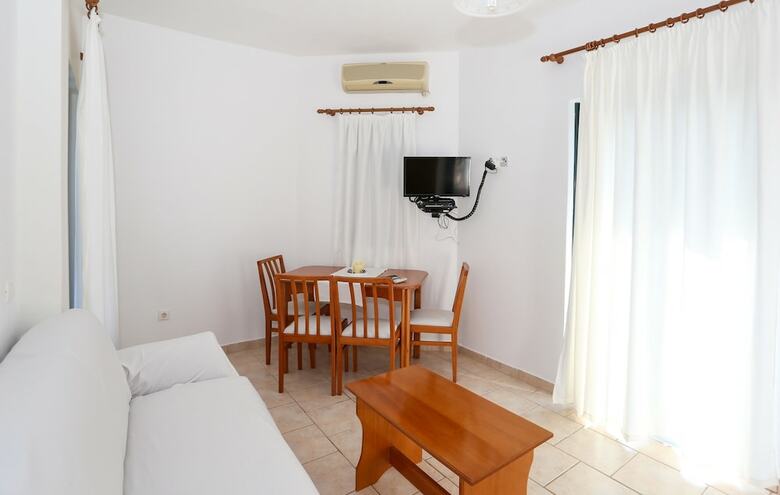 Koukounari Apartments