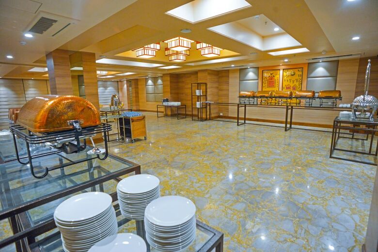 Hotel Efcee Sarovar Portico Bhavnagar
