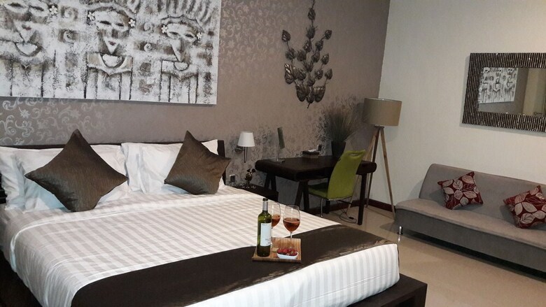 Exquisito Villa 2