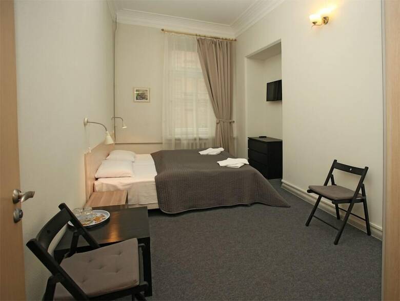 Alexander Hotel