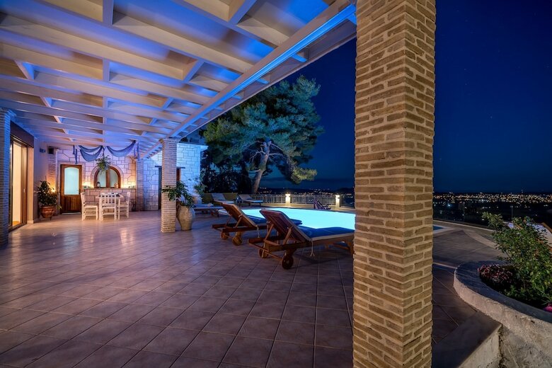 Castelli Luxury Villa