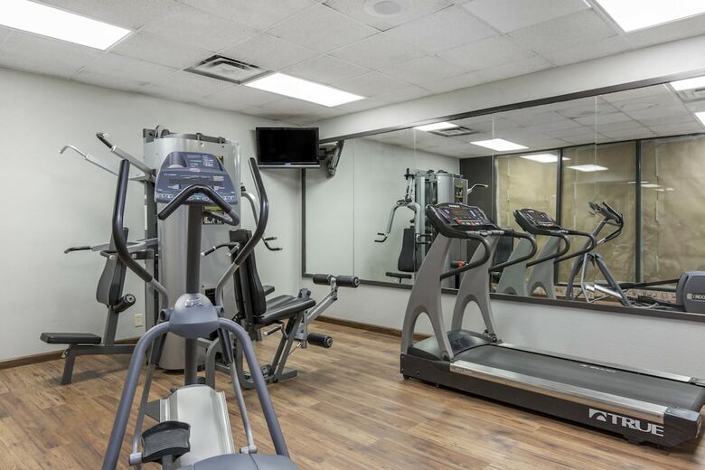 Hotel Lamplighter Inn And Suites